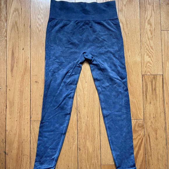 Nova Sport Small Workout Leggings - Picture 2 of 3